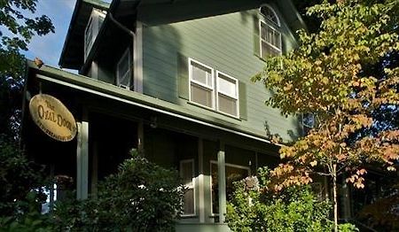 The Oval Door (Adults Only) Hotel Eugene Exterior photo